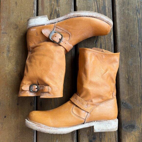 Frye Veronica Short Slouchy Boot in Distressed Camel Leather - Women's 8.5B - Picture 4 of 14